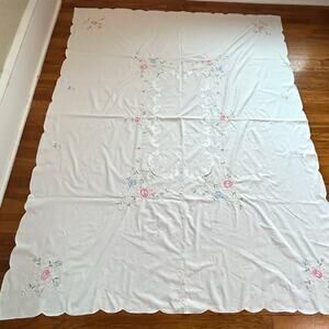 Vintage Embroidered Floral Linen Tablecloth with Scalloped Edges